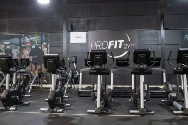Pro Fit Gym Sportschool Nieuw Vennep Cardio Apparatuur